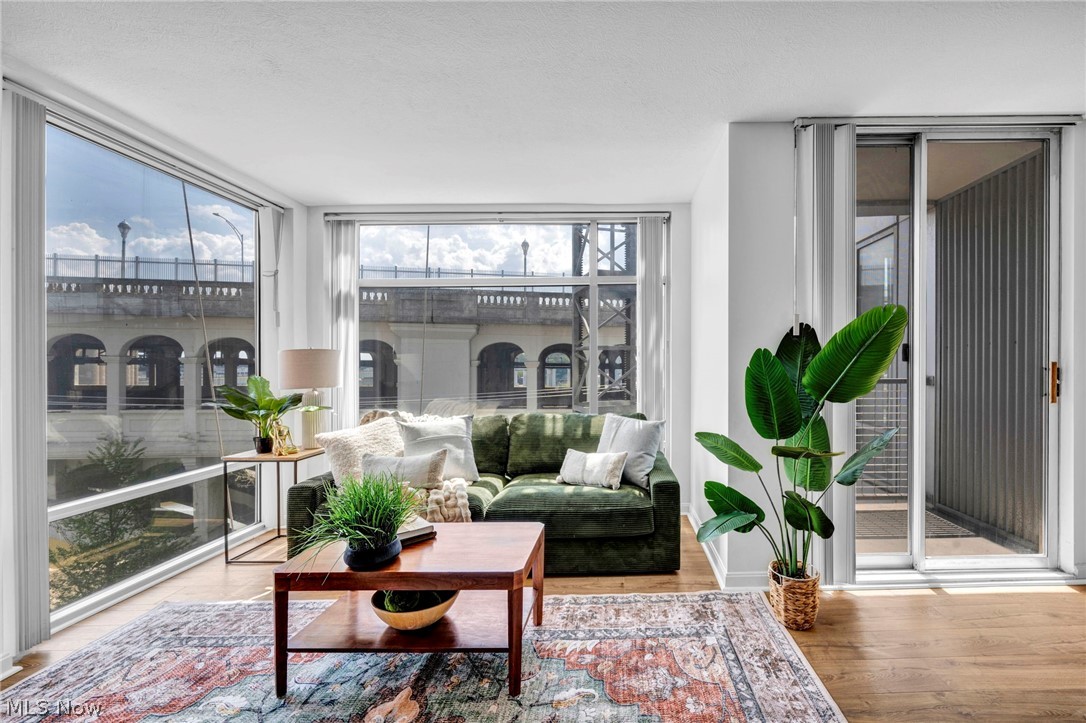 Condos/Stonebridge - Residential
