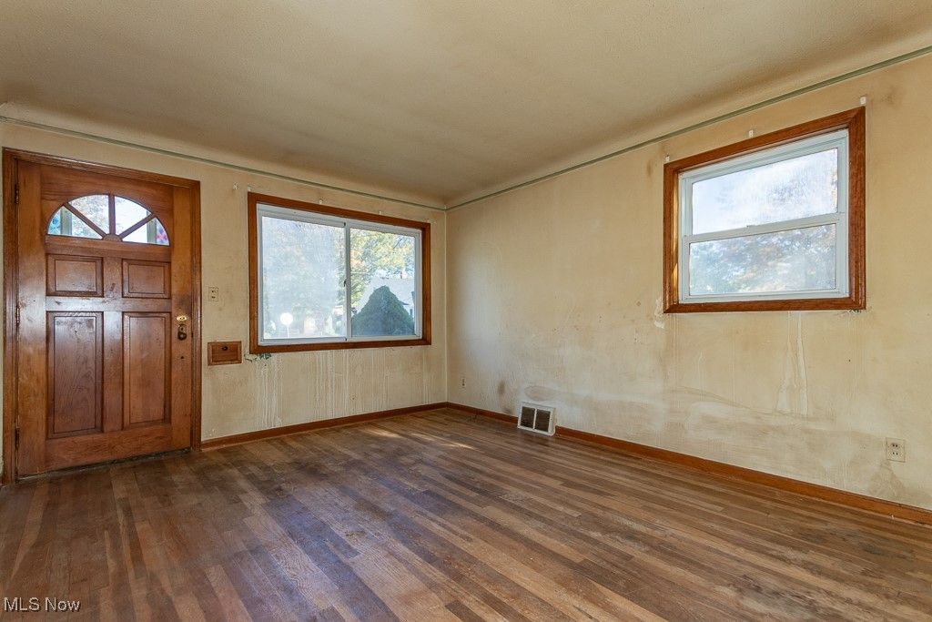 Photo of 21050 Fuller Avenue, Euclid, OH 44123 (MLS # 5167020)