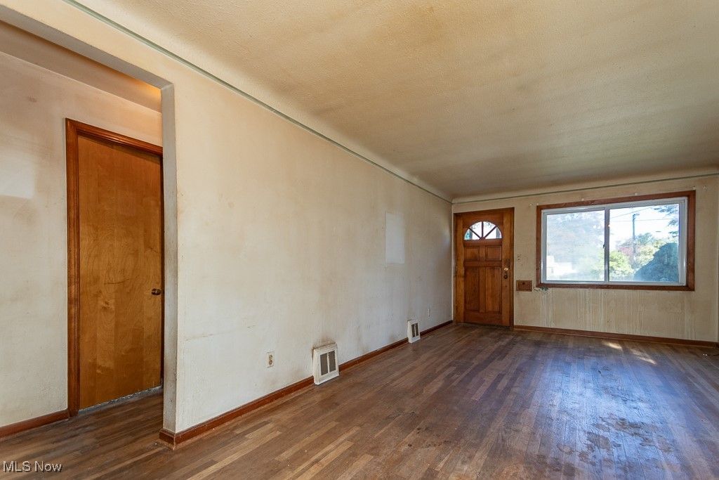 Photo of 21050 Fuller Avenue, Euclid, OH 44123 (MLS # 5167020)