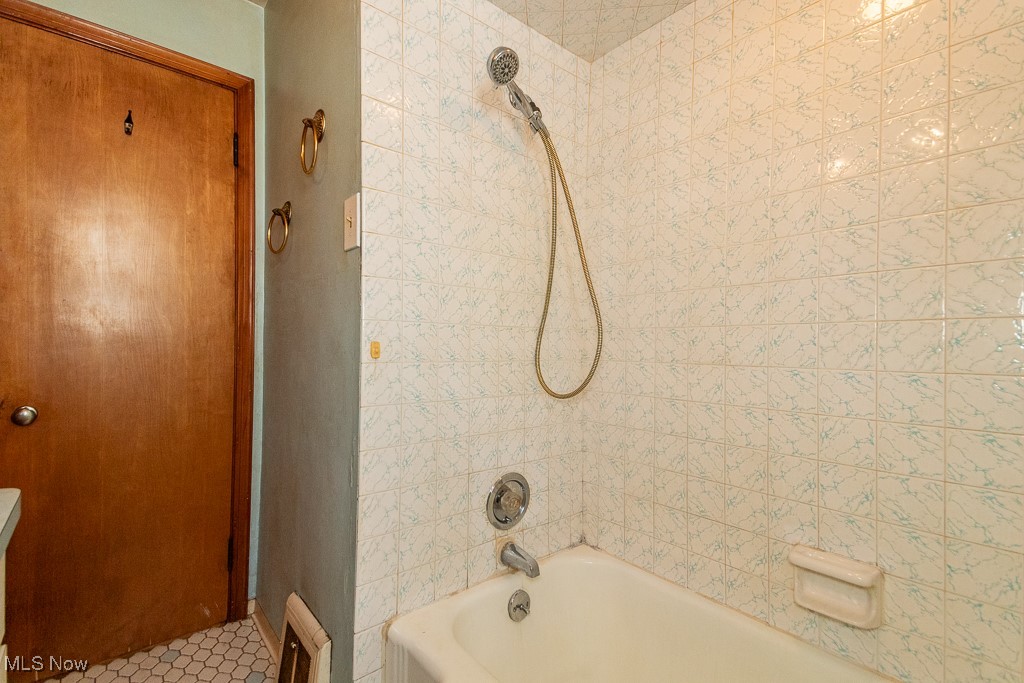 Mix King Gibbs Sub 17 - Residential