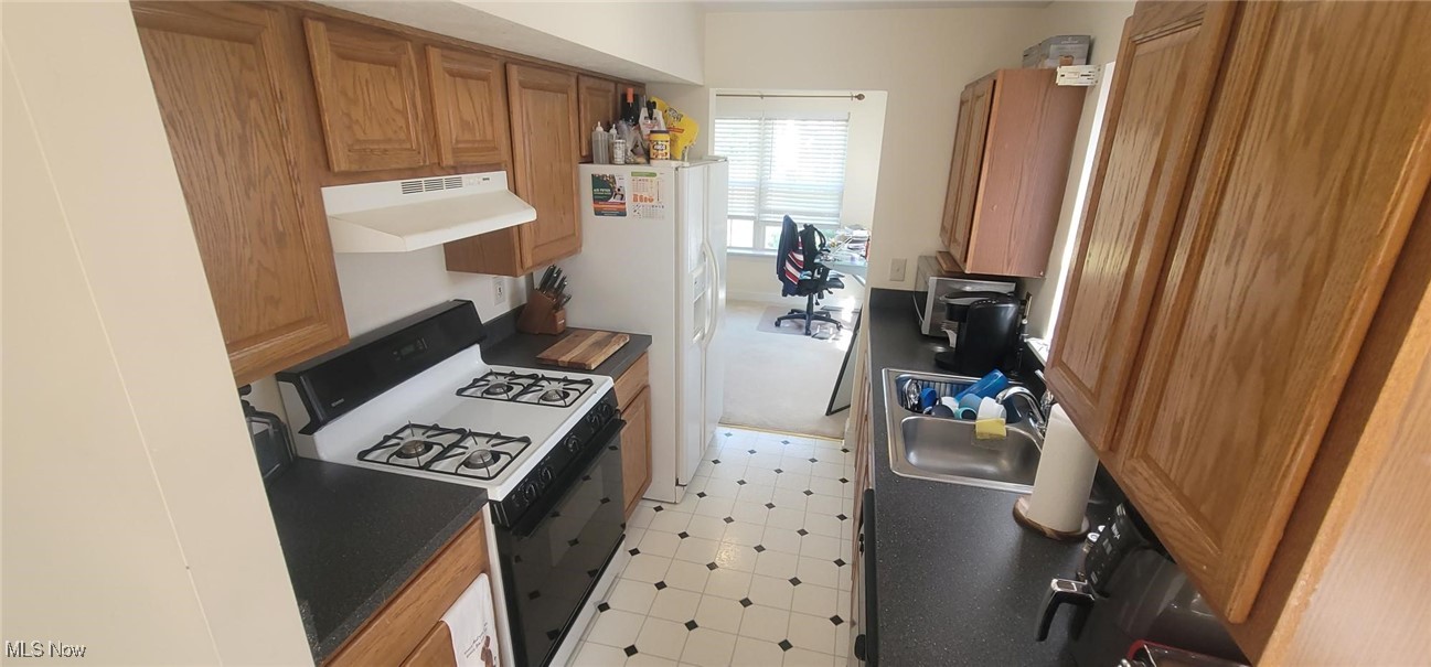 5300 Heather Field Circle, Parma, Ohio image 13