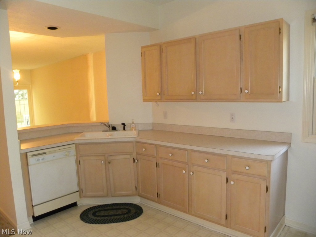 Woodhawk Club Condominiums - Residential