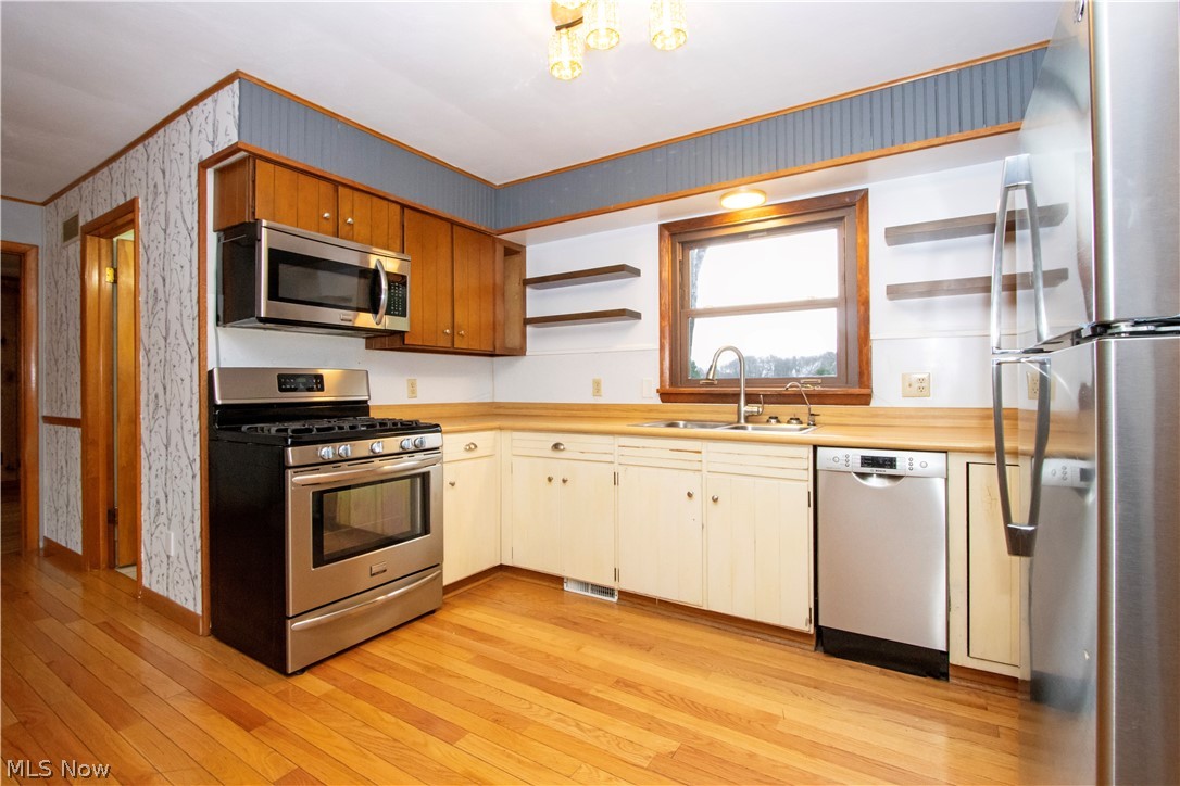 Pleasant Hill Lake Area - Residential