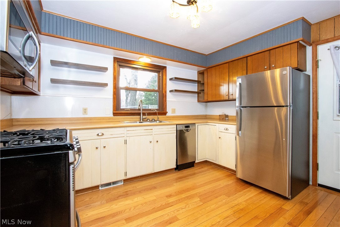 Pleasant Hill Lake Area - Residential