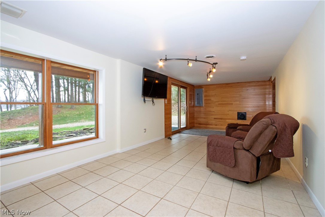 Pleasant Hill Lake Area - Residential