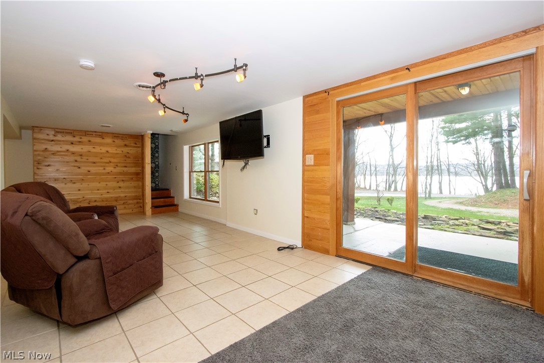 Pleasant Hill Lake Area - Residential