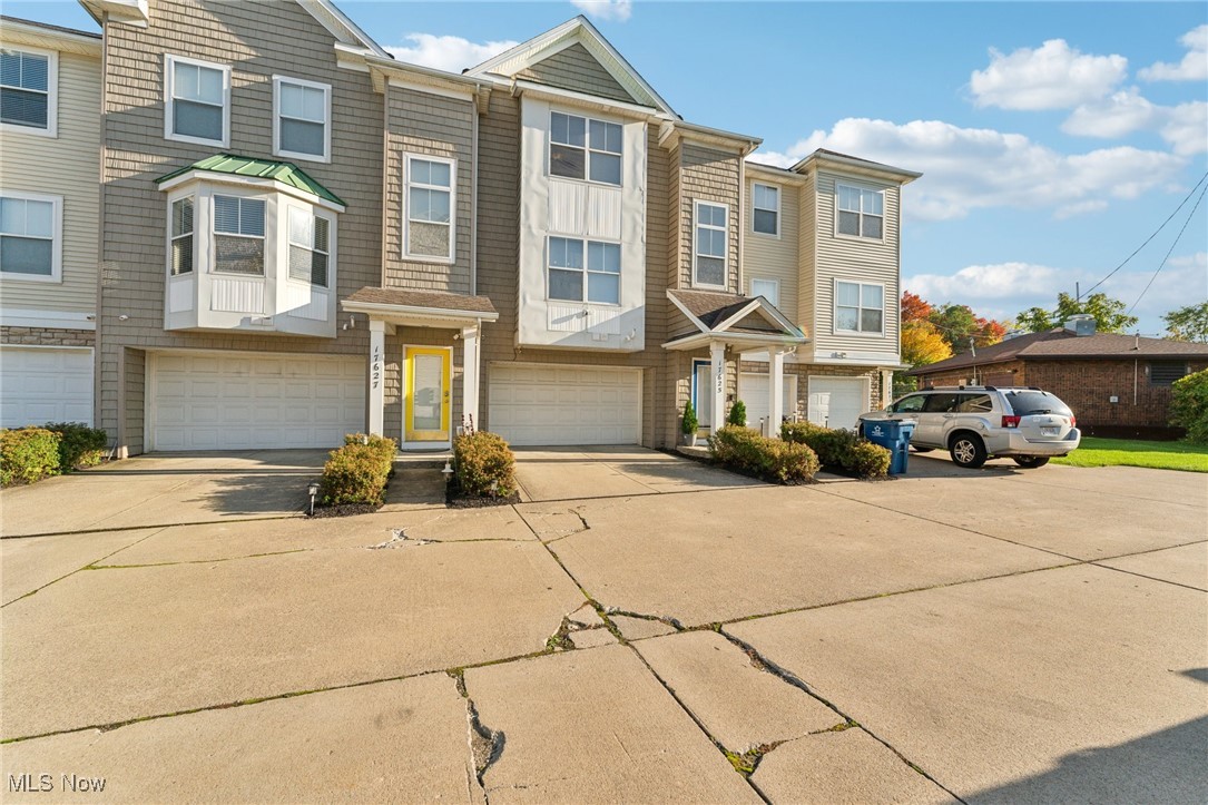 17625 Wildwood Lane #323, Cleveland, Ohio image 3