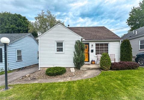 Photo for 221 Parkgate Avenue