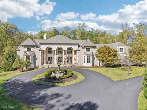 14869 Trappers Trail, Russell, OH