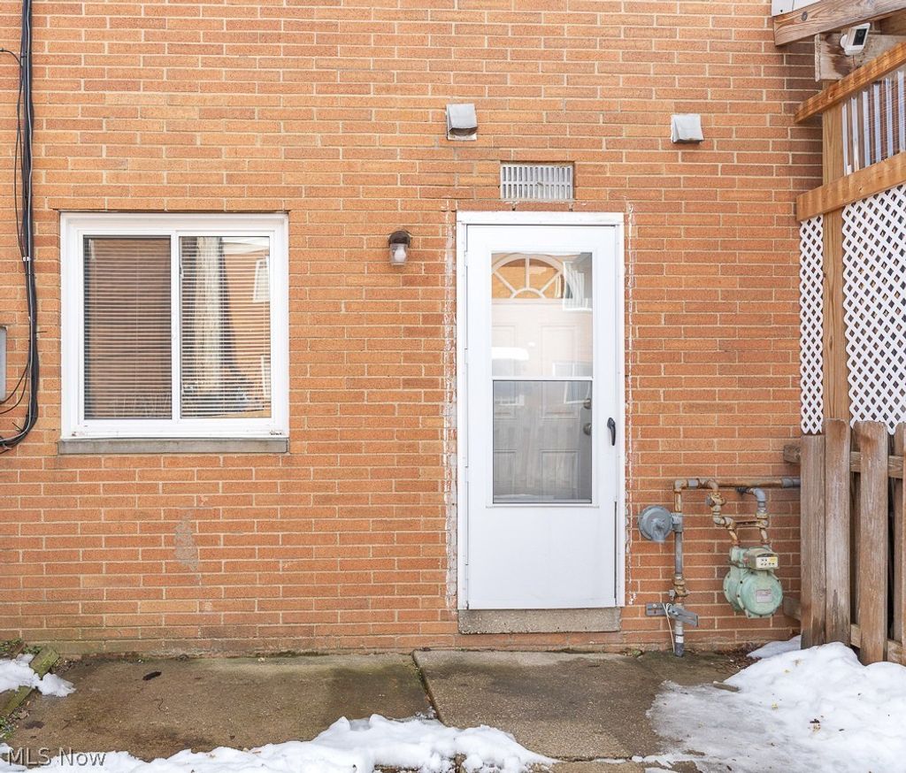 Photo of 2472 Warren Parkway Pkwy #20, Twinsburg, OH 44087 (MLS # 5195221)