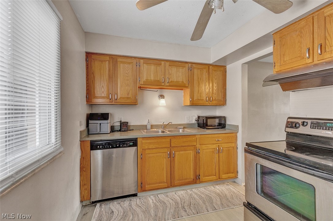 Warren Pkwy Condo - Residential