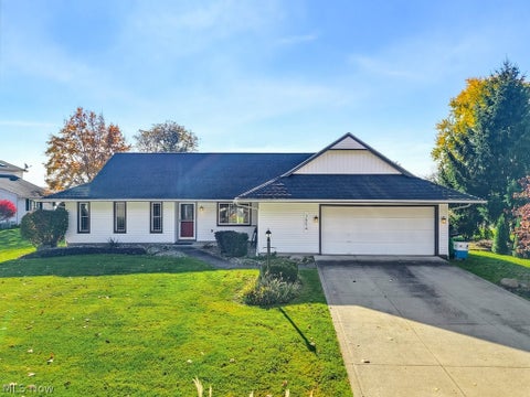Photo of 3854 Surfside Circle, Aurora, OH 44202 (MLS # 5256089)