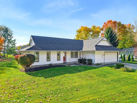 Tiny photo for 3854 Surfside Circle, Aurora, OH 44202 (MLS # 5256089)