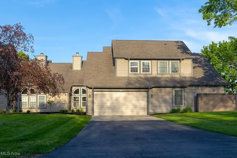 322 N Bayshore Drive Columbiana OH 44408