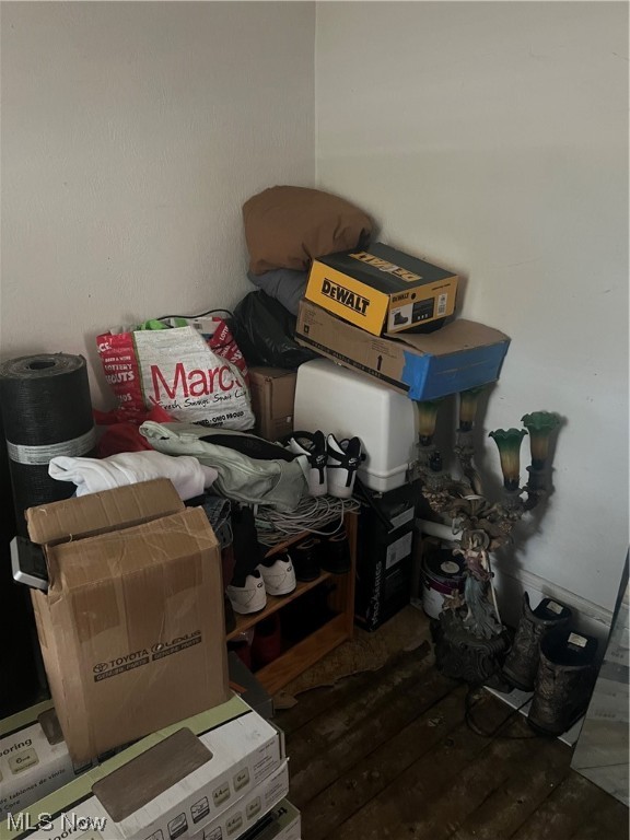 James M Hoyts - Residential