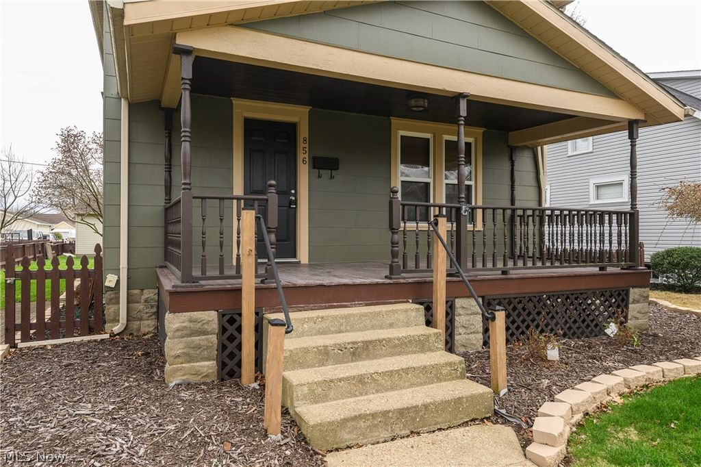 Photo of 856 Baker Avenue NW, New Philadelphia, OH 44663 (MLS # 5196046)