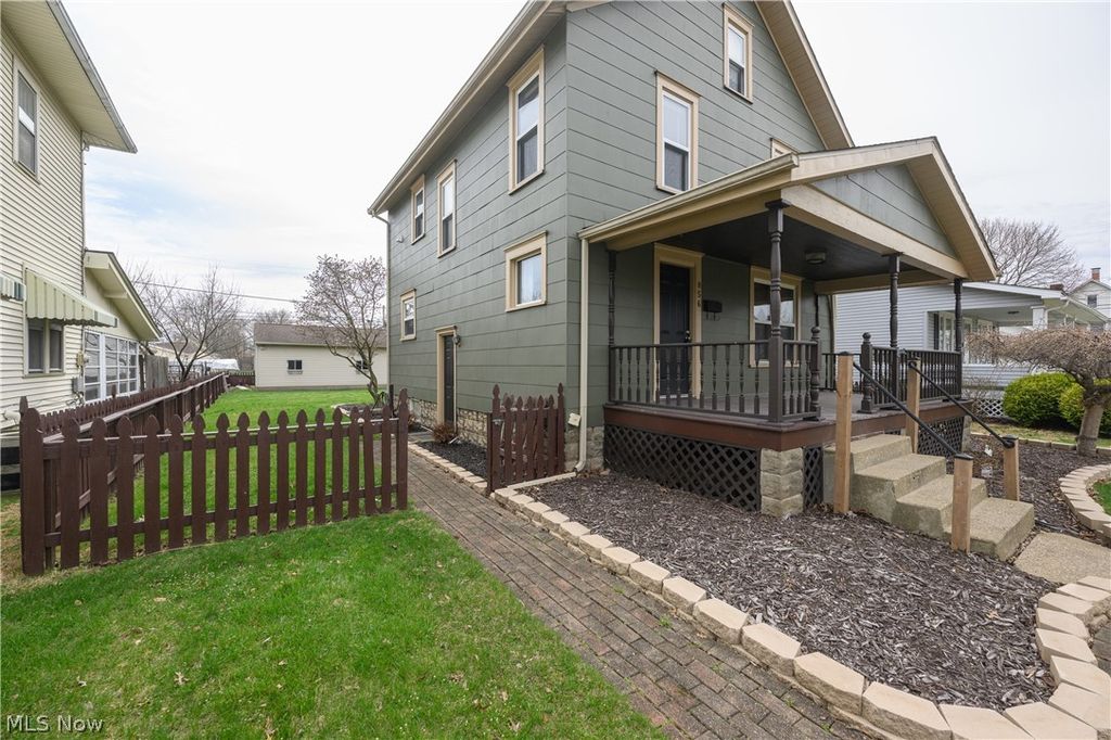 Photo of 856 Baker Avenue NW, New Philadelphia, OH 44663 (MLS # 5196046)