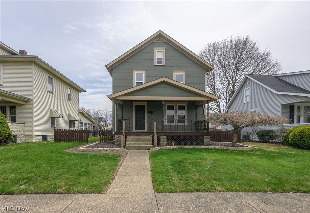 Photo of 856 Baker Avenue NW, New Philadelphia, OH 44663 (MLS # 5196046)