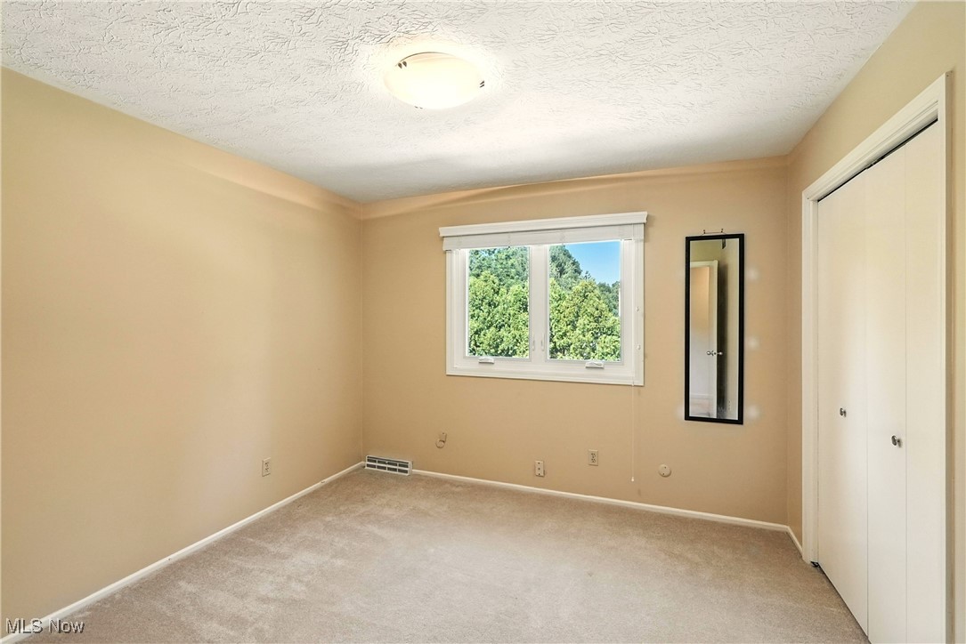 Fairlawn, Ohio 44333, United States, 4 Bedrooms Bedrooms, ,3 BathroomsBathrooms,Residential,Active,183550