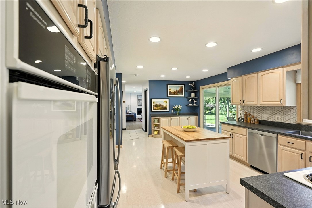 Fairlawn, Ohio 44333, United States, 4 Bedrooms Bedrooms, ,3 BathroomsBathrooms,Residential,Active,183550