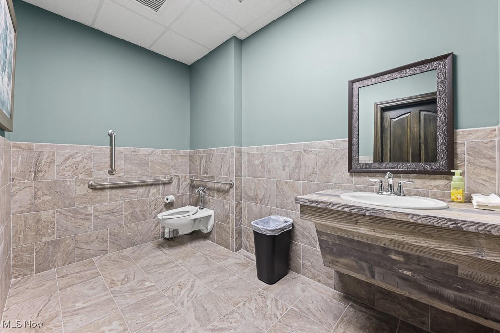 Signature/Fairlawn Office Condo - Commercial Lease