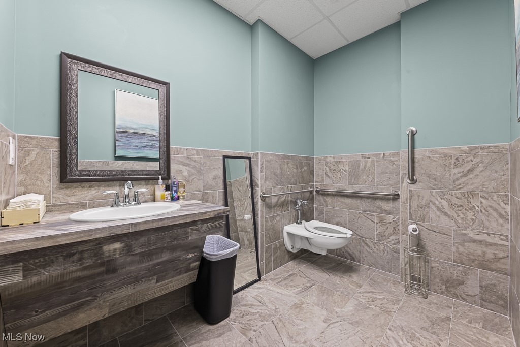 Signature/Fairlawn Office Condo - Commercial Lease