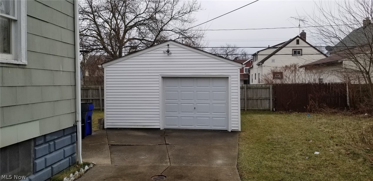 H Ibele & Jm Pettibones Sub - Residential Lease