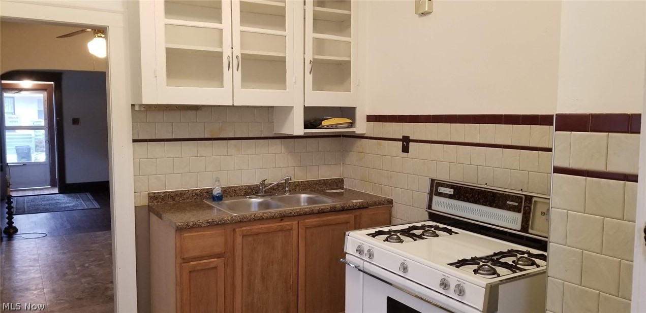 H Ibele & Jm Pettibones Sub - Residential Lease