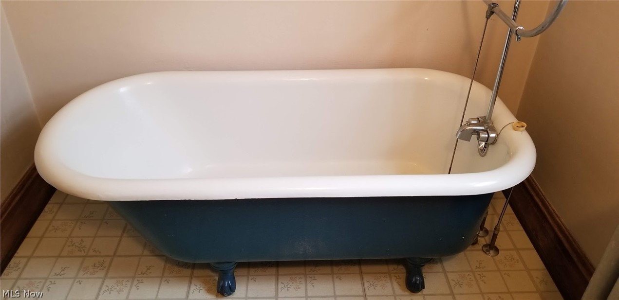 H Ibele & Jm Pettibones Sub - Residential Lease