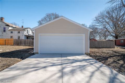 Tiny photo for 807 E Third Street, Salem, OH 44460 (MLS # 5190101)