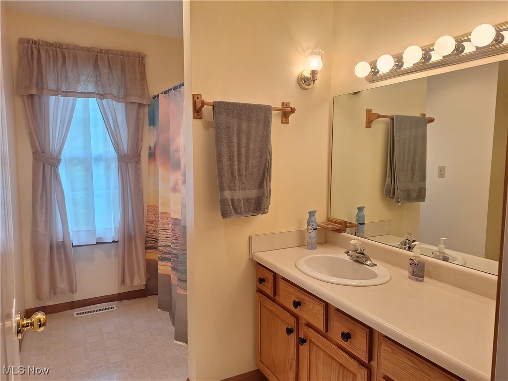 16604 Old State Road, Middlefield, Ohio image 19