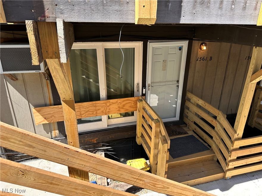 Nice starter home or investment opportunity in the popular Treetop village. This cozy condo has been completely renovated from newer LVT floors, bathroom vanity, kitchen cabinets, stainless steel appliances, to fresh painted walls. All updates done in Spring of 2024. Minutes from Route 8, it is conveniently near grocery stores, gym, movie theater, and various types of restuarants and entertainment locals. If outdoor activity is a thing, there are so many nearby national parks to visit. Call your favorite agent to sent up a private tour!