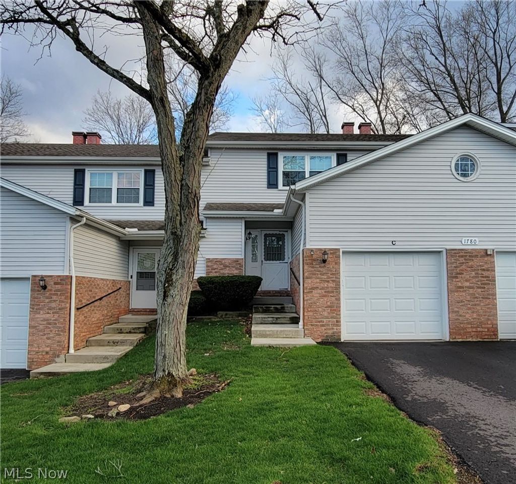 Photo of 1780 Rolling Hills Drive #C, Twinsburg, OH 44087 (MLS # 5199268)