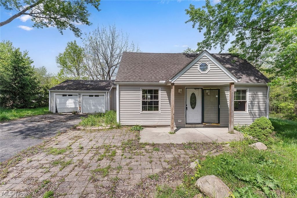 Photo of 23804 Blackburn Road, Oakwood, OH 44146 (MLS # 5212002)