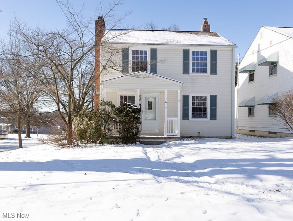 Photo of 1612 Oakwood Avenue, Akron, OH 44301 (MLS # 5183039)