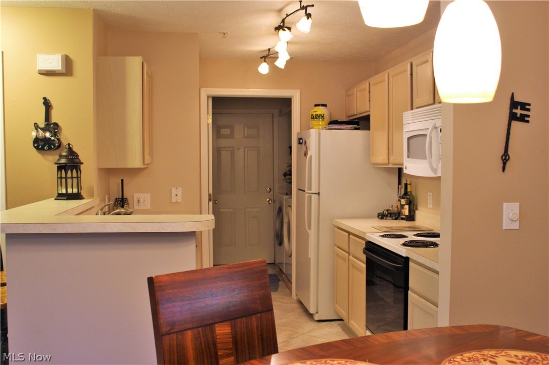 Lenox Crk Condo Ph III - Residential Lease