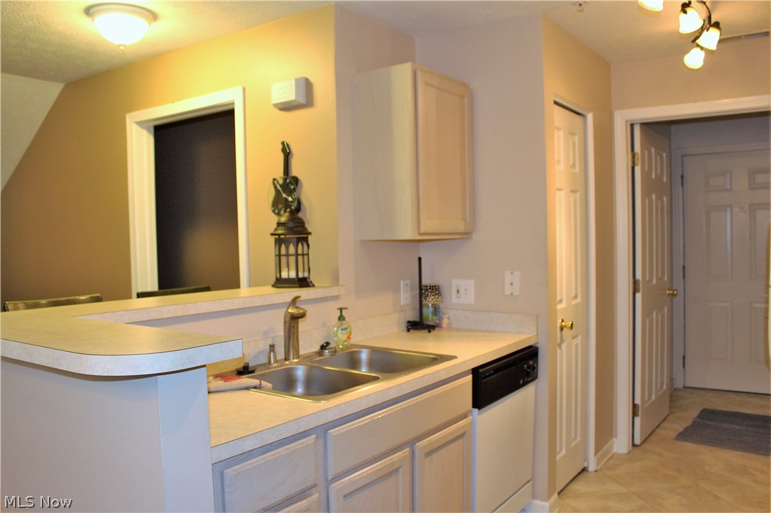 Lenox Crk Condo Ph III - Residential Lease