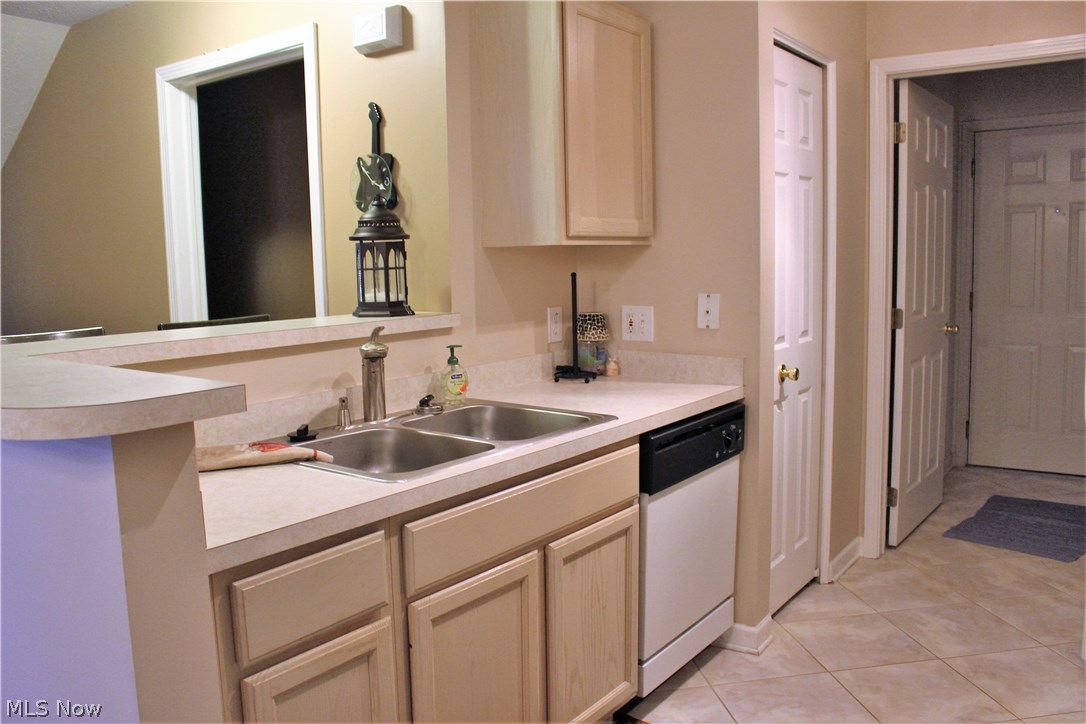 Lenox Crk Condo Ph III - Residential Lease