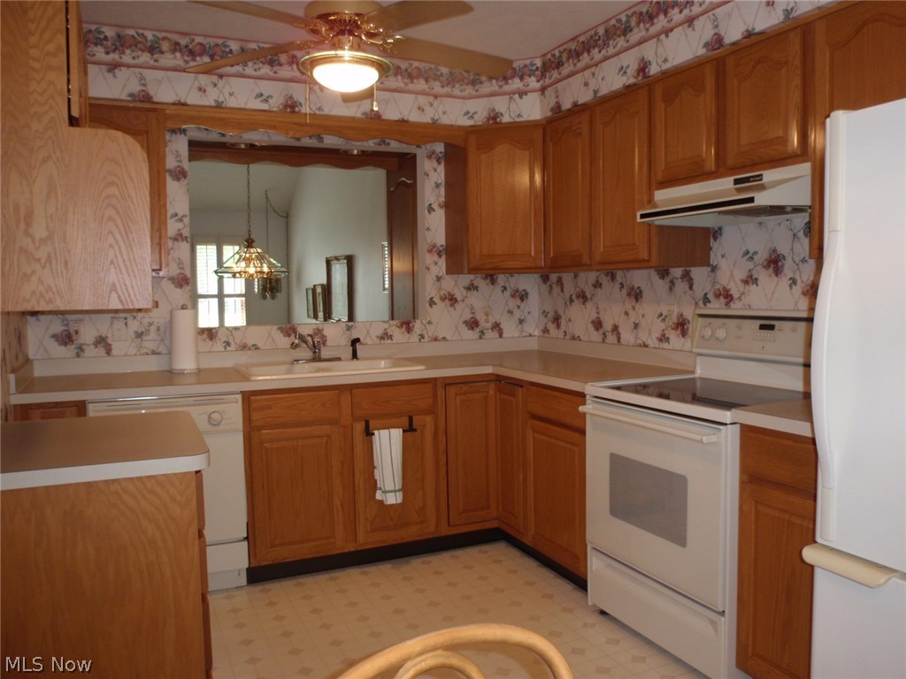 Villas/Hlnd Park Condo - Residential