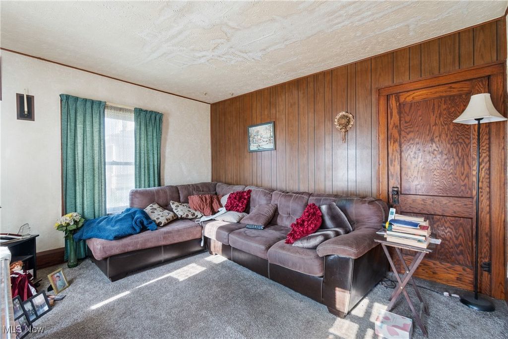 Photo of 1146 Wooster Road N, Barberton, OH 44203 (MLS # 5177213)