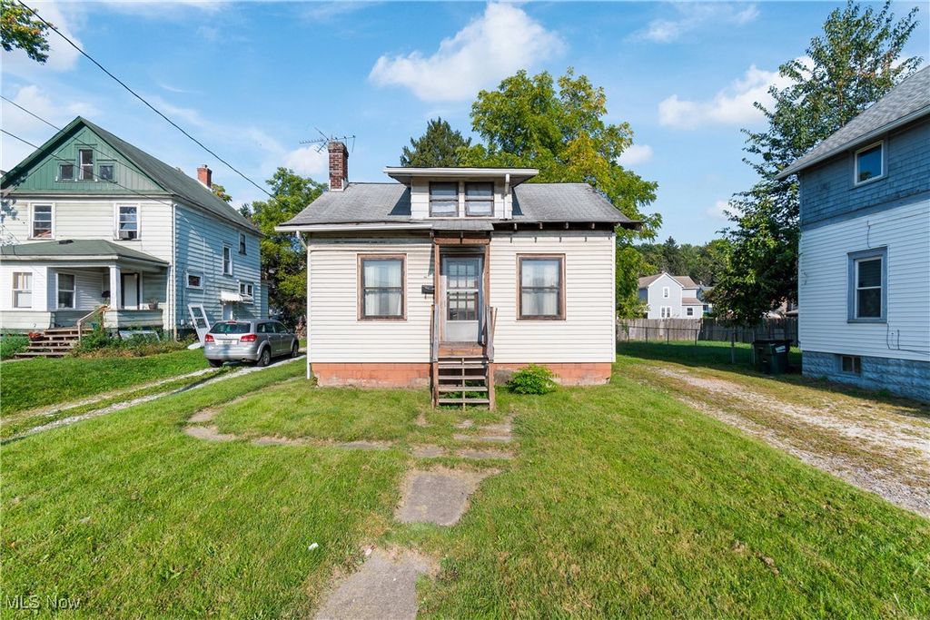 Photo of 1146 Wooster Road N, Barberton, OH 44203 (MLS # 5177213)