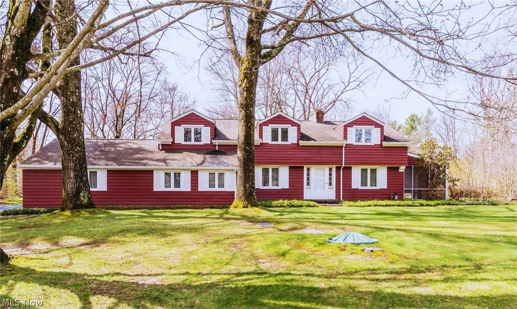 Photo of 110 Meadowhill Lane, Moreland Hills, OH 44022 (MLS # 5197701)