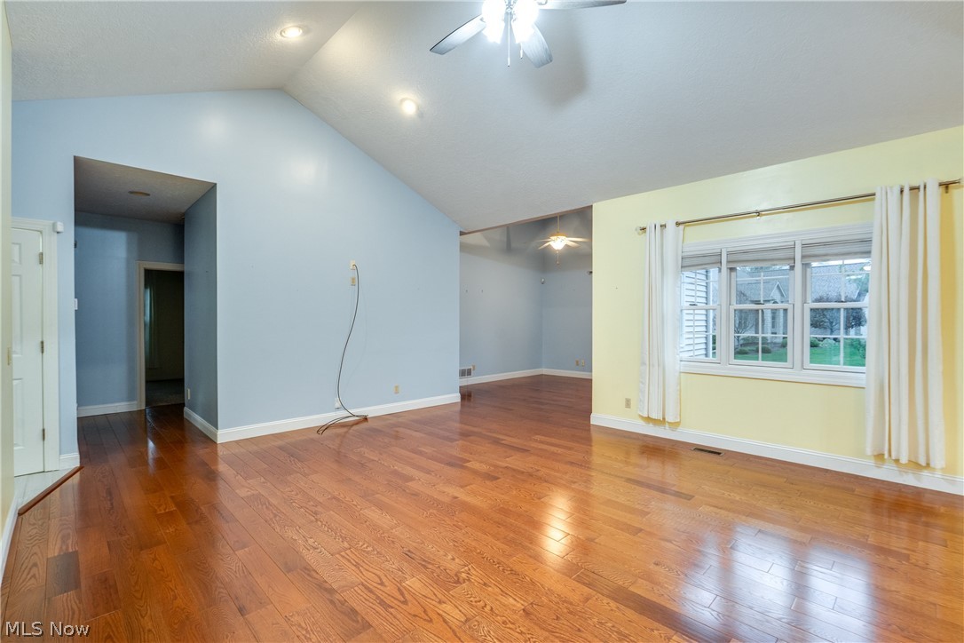 Villas/Saint James - Residential