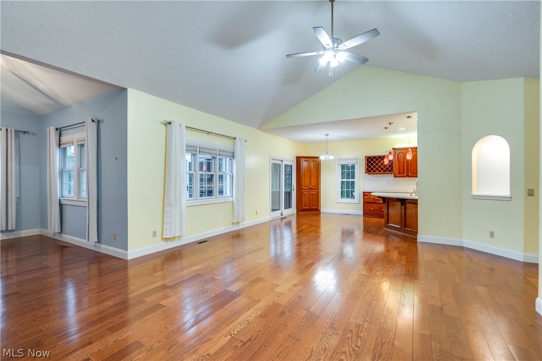 Villas/Saint James - Residential