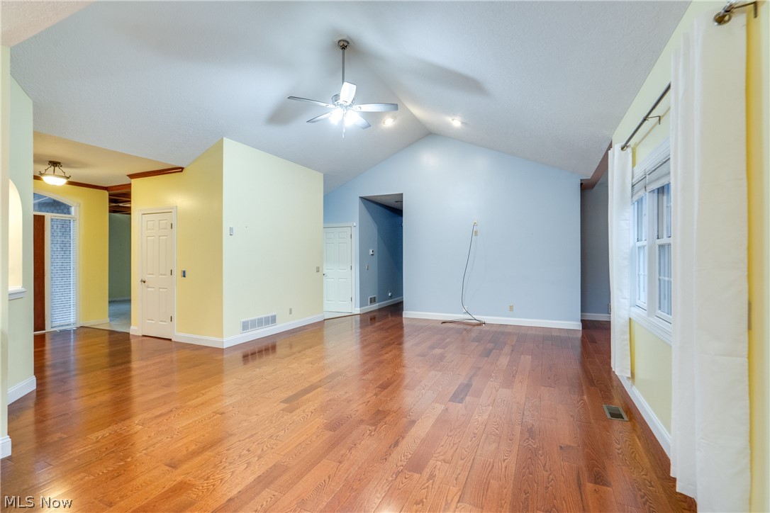 Villas/Saint James - Residential