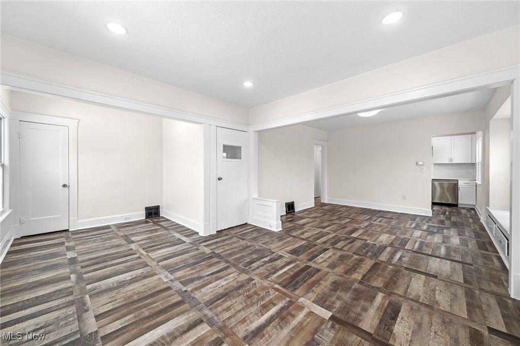 Photo of 3900 W 19th Street, Cleveland, OH 44109 (MLS # 5184426)