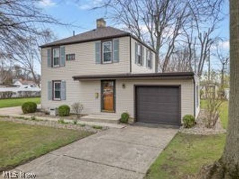 Homes For Sale - 214 Westland Avenue<br/> Stark County, Massillon, OH 44646