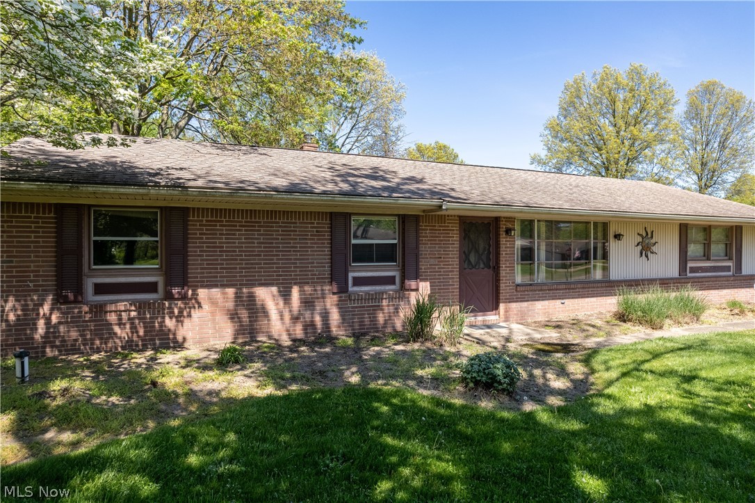 Handyman Special! With some love and TLC, this 3 bedroom, 1 bath ranch situated on just under a half an acre could be quite the gem! Walk in the front door into the living room and notice the open floor plan. The kitchen has access the attached 2-car garage, the basement, and has double doors leading to the backyard. This ranch also has 3 bedrooms and 1 full bath. The basement has tall ceilings and ample room to finish or use for storage. Schedule your private showing today before it's sold!