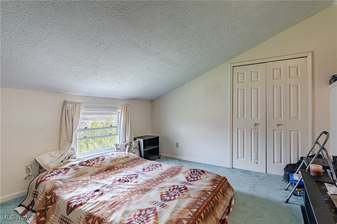 12560 Burton Heights Boulevard, Burton, Ohio image 18