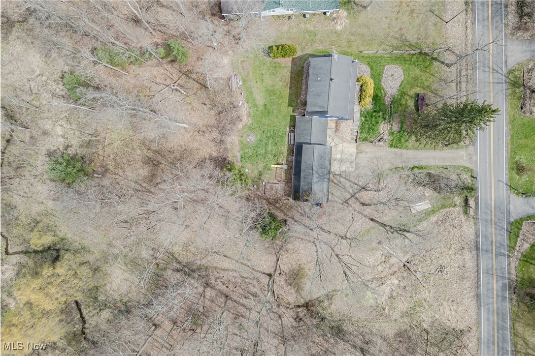 12560 Burton Heights Boulevard, Burton, Ohio image 27